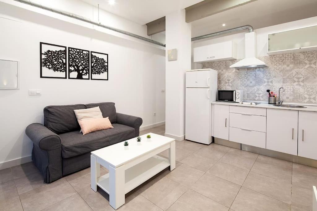 Loft Next To Calle Betis, Best Area Of Seville-Sevillarooms エクステリア 写真